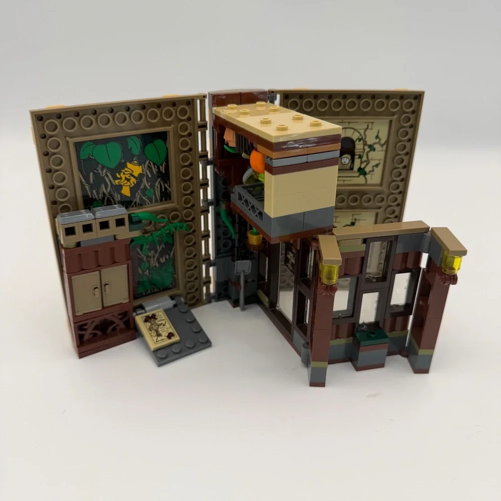LEGO Harry Potter 76384 Hogwarts Moment: Herbology Class Retired (99% Complete)